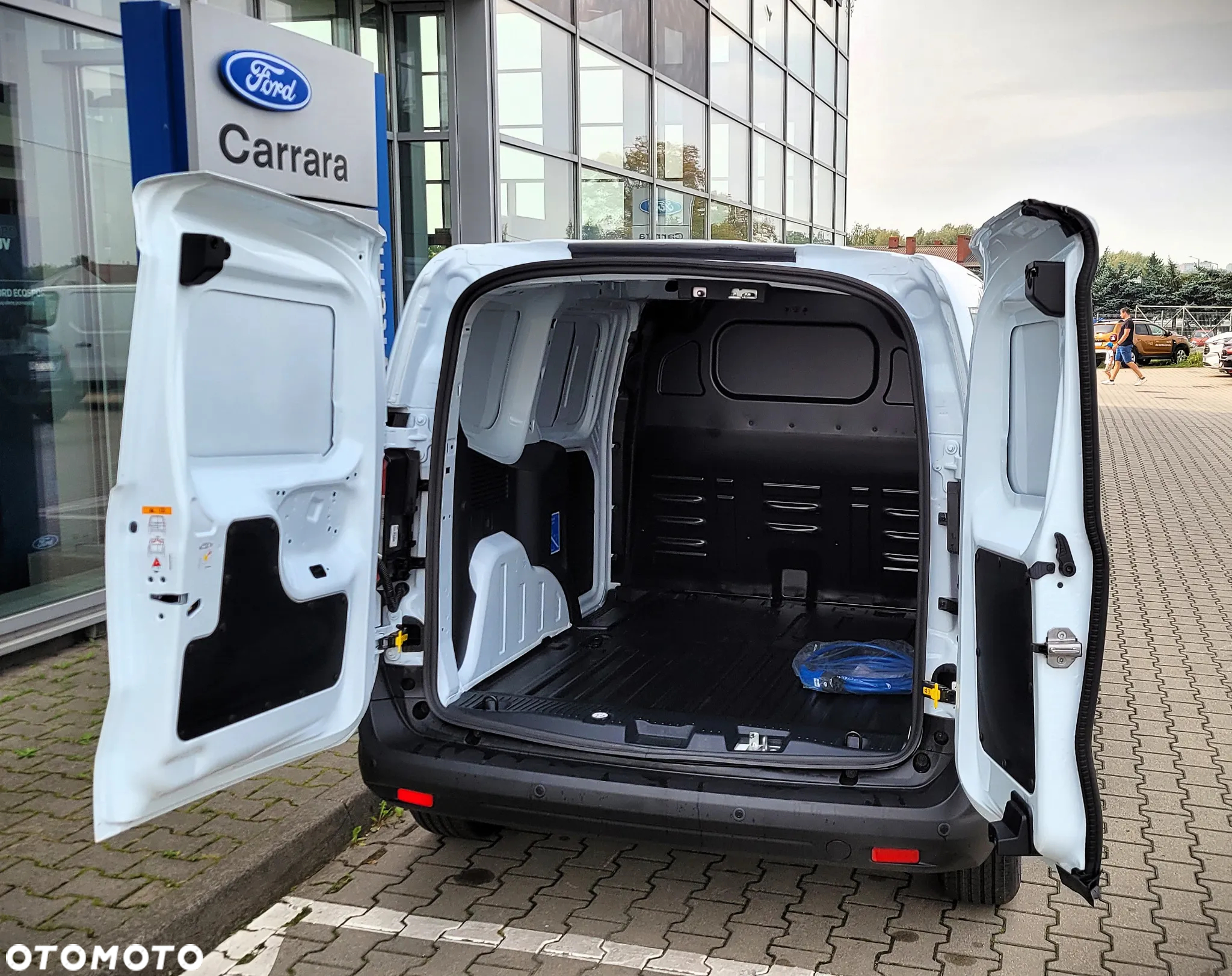 Ford Transit Courier - 9