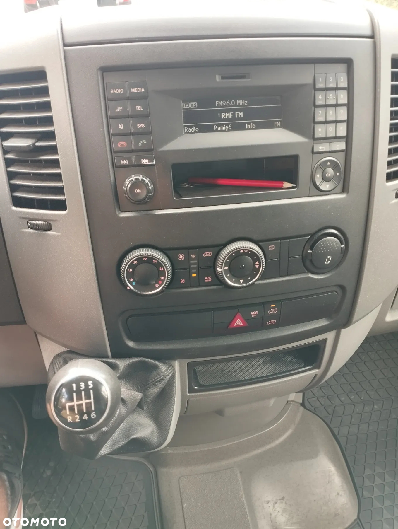 Volkswagen Crafter - 12