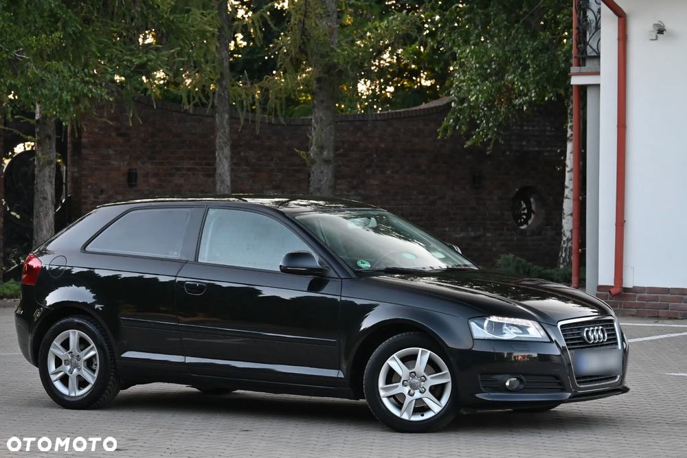 Audi A3 3-drzwiowe 1.6 Attraction - 4