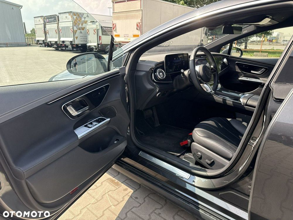 Mercedes-Benz EQE - 10