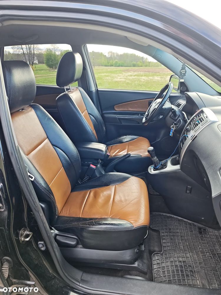 Hyundai Tucson 2.0 Comfort 2WD - 19