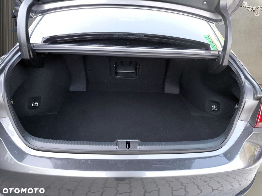 Lexus ES 300h Business Edition - 25