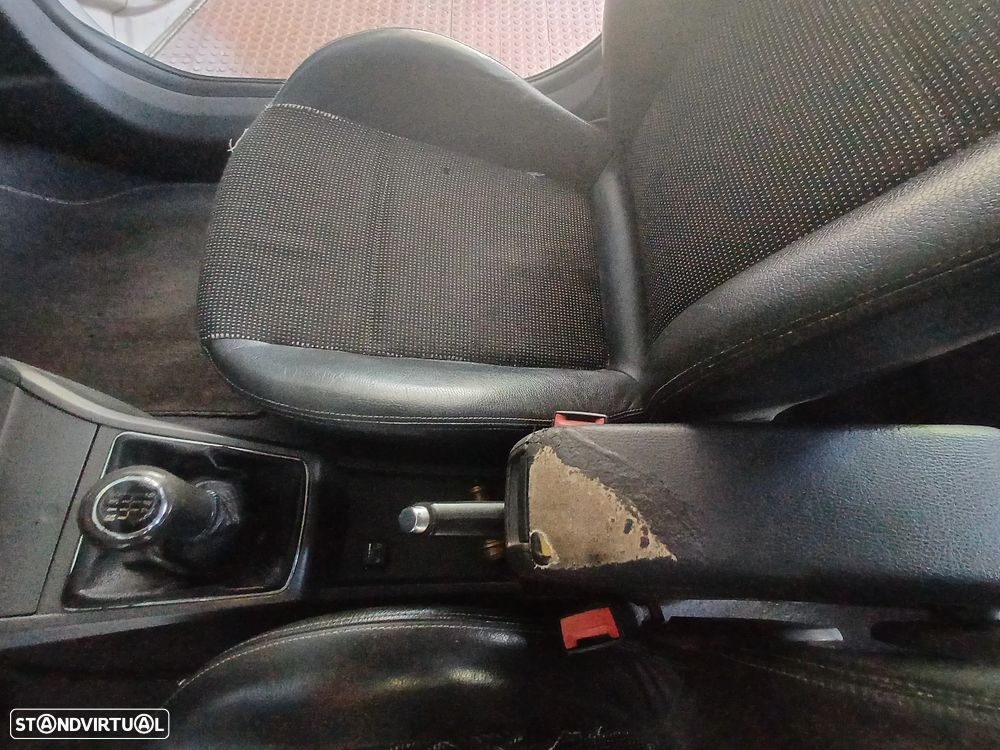 Opel Astra 2.0 T Cosmo - 40