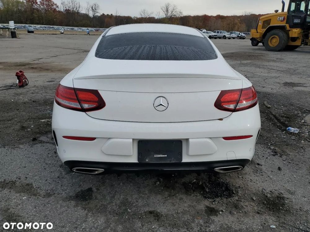 Mercedes-Benz Klasa C 300 4Matic 9G-TRONIC AMG Line - 8