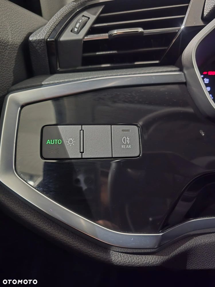Audi Q3 35 TFSI S tronic - 17