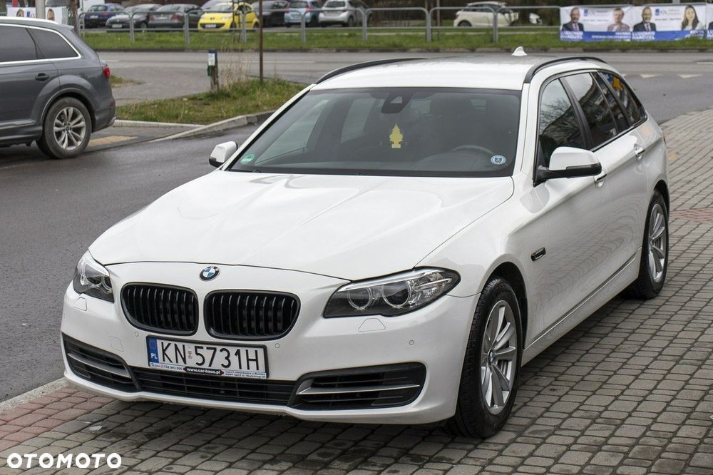 BMW Seria 5 520d Luxury Line - 4