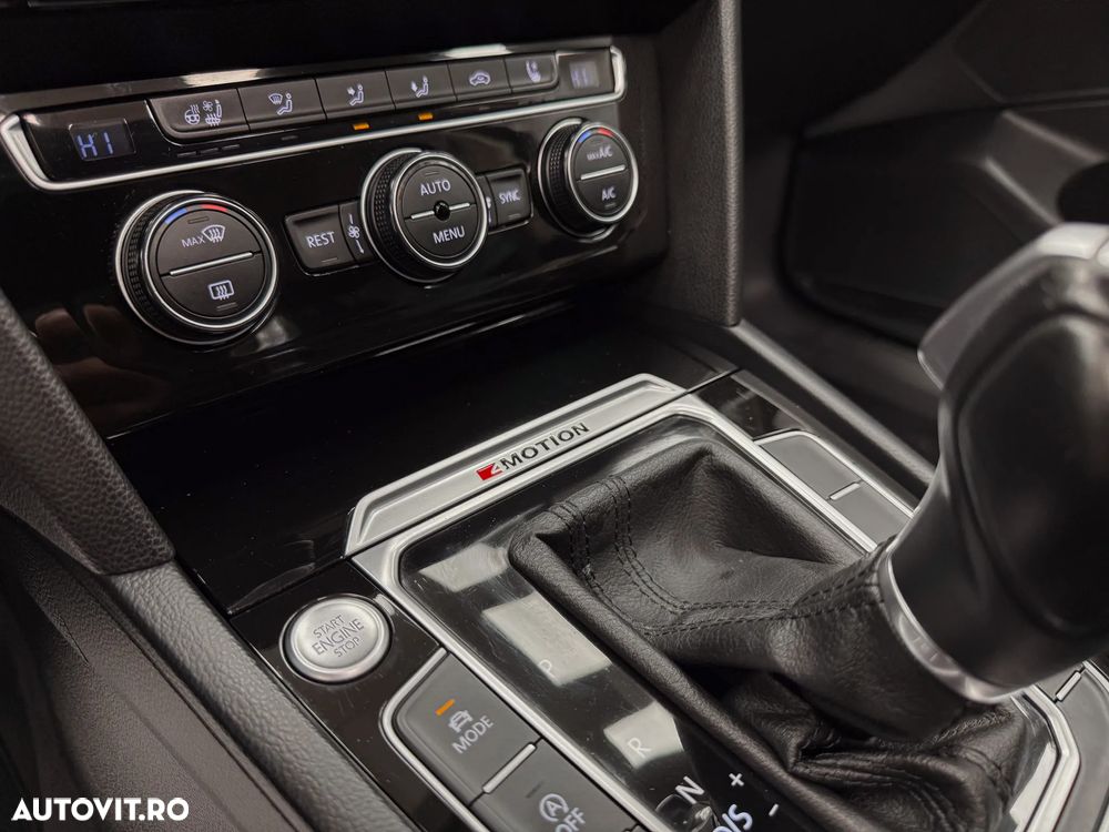 Volkswagen Passat Variant 2.0 TDI DSG 4Motion Highline - 31