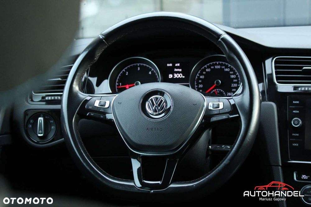 Volkswagen Golf - 9