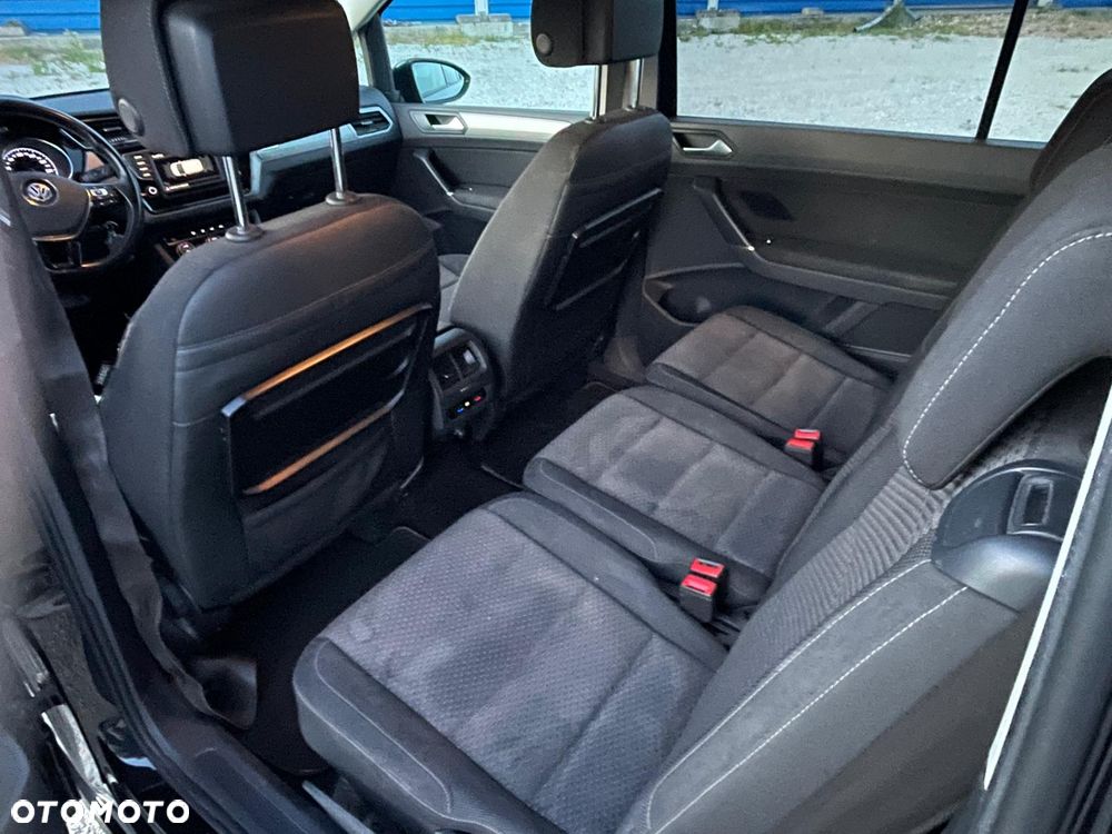 Volkswagen Touran 1.6 TDI SCR BlueMotion Technology Comfortline - 16