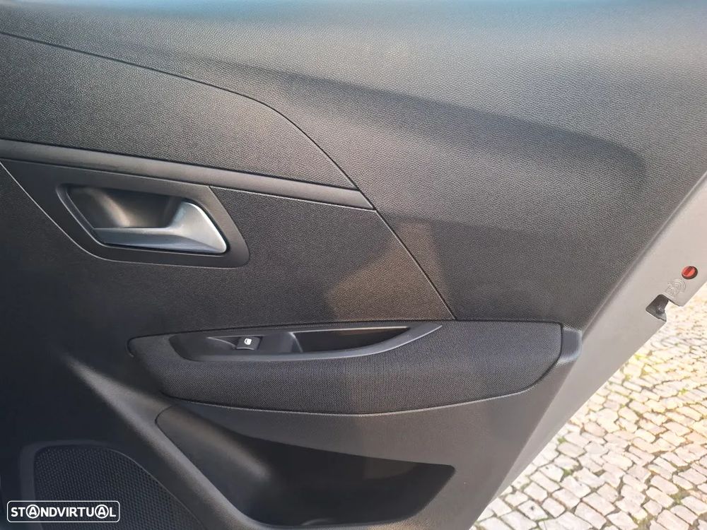 Peugeot 208 1.2 PureTech Active Pack - 40