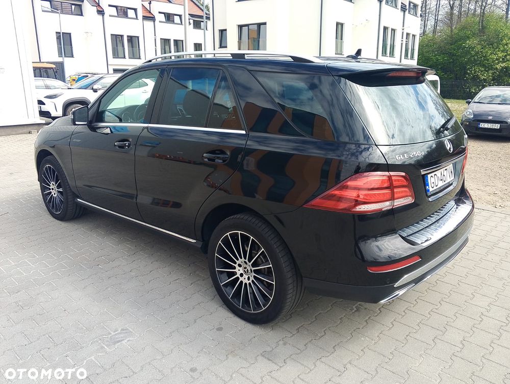 Mercedes-Benz GLE 250 d 4-Matic - 6