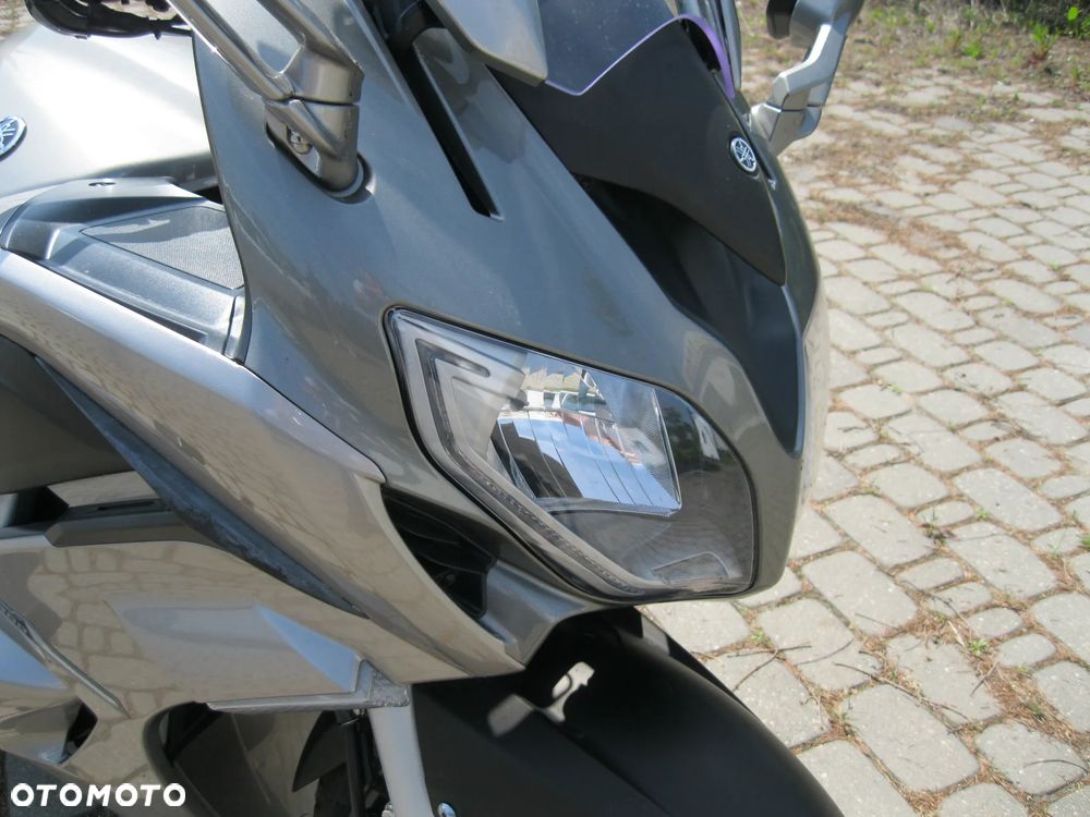 Yamaha FJR - 13