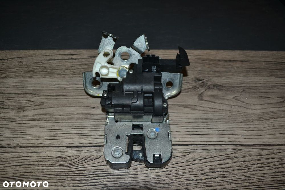 AUDI A3 8P A6 C6 C7 A4 B8 A5 SKODA SUPERB ZAMEK TYLNEJ KLAPY BAGAŻNIKA 8K9827505 - 3