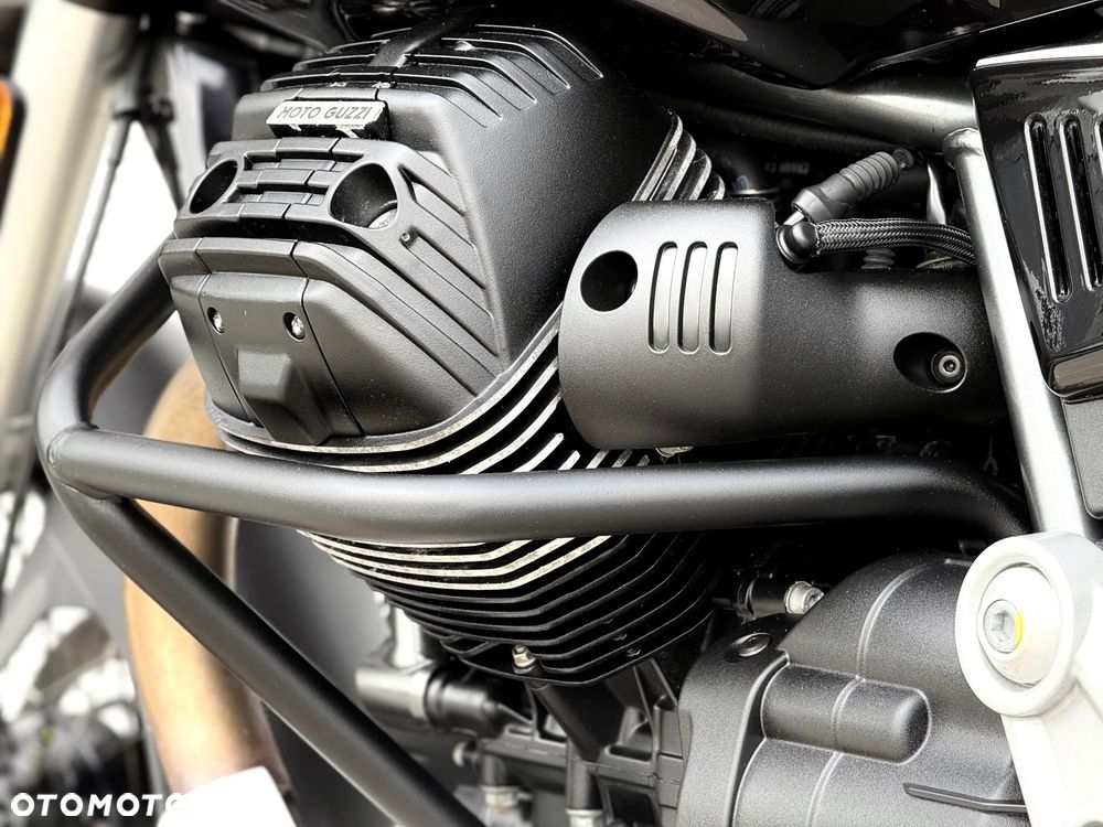 Moto Guzzi V85 - 26