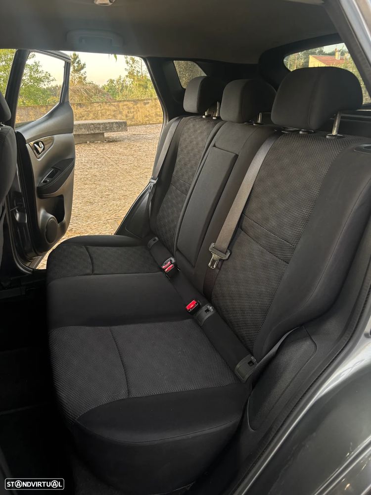 Nissan Qashqai 1.5 dCi N-Connecta 18 RS - 16