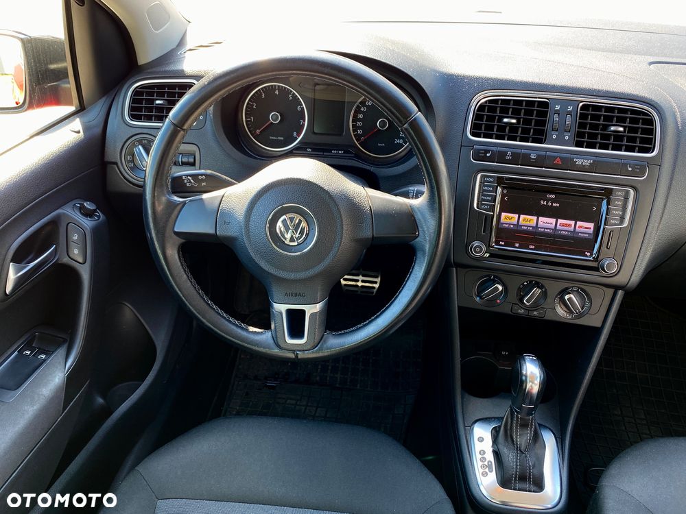 Volkswagen Polo 1.4 16V Comfortline DSG - 12