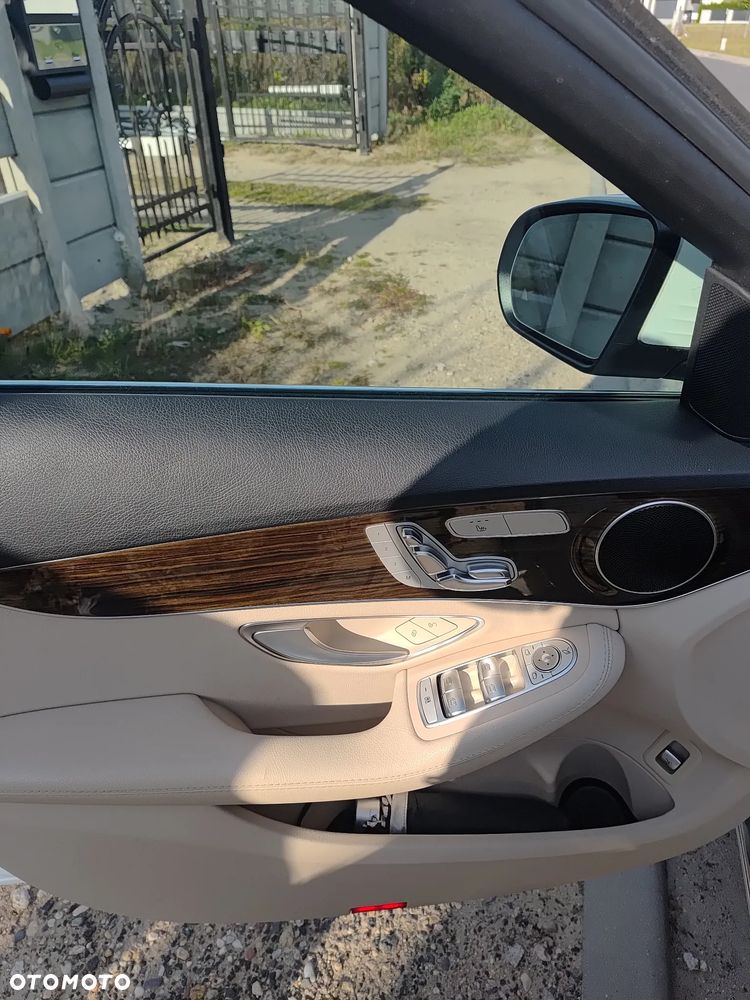 Mercedes-Benz Klasa C 300 9G-TRONIC - 18
