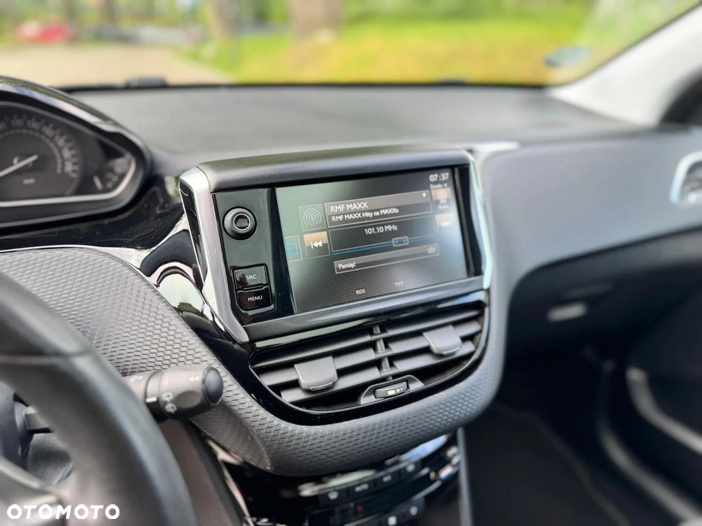 Peugeot 2008 1.2 VTi Allure - 21