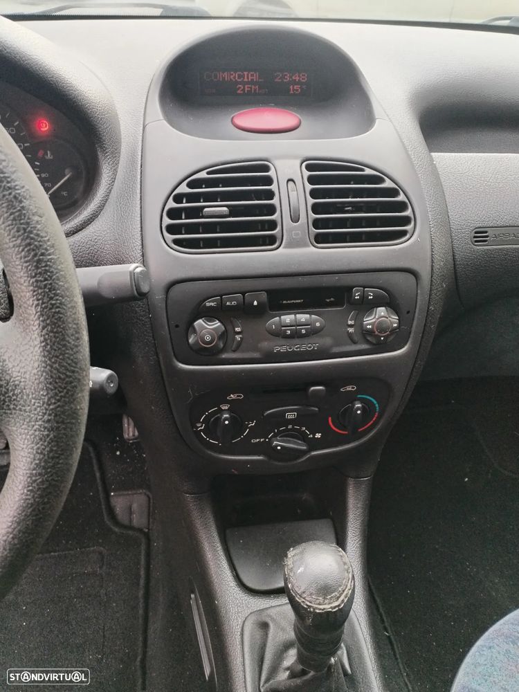 Peugeot 206 1.1 XT - 16