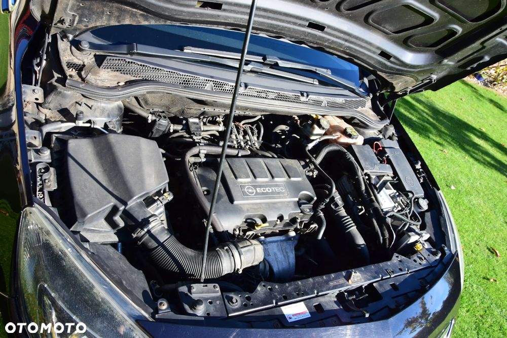 Opel Astra 1.4 Turbo Sports Tourer - 17