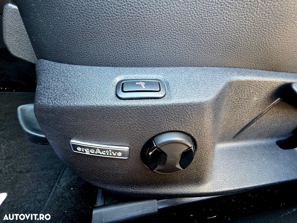 Volkswagen Golf - 10