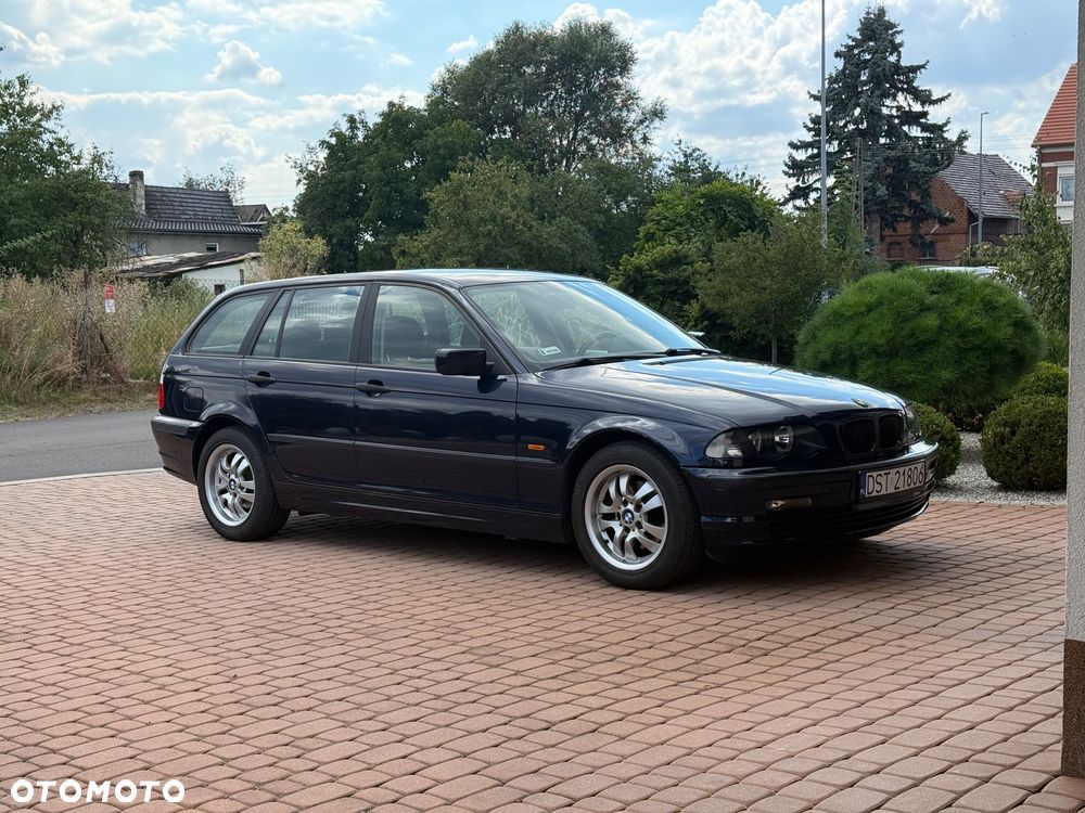 BMW Seria 3 318i - 5