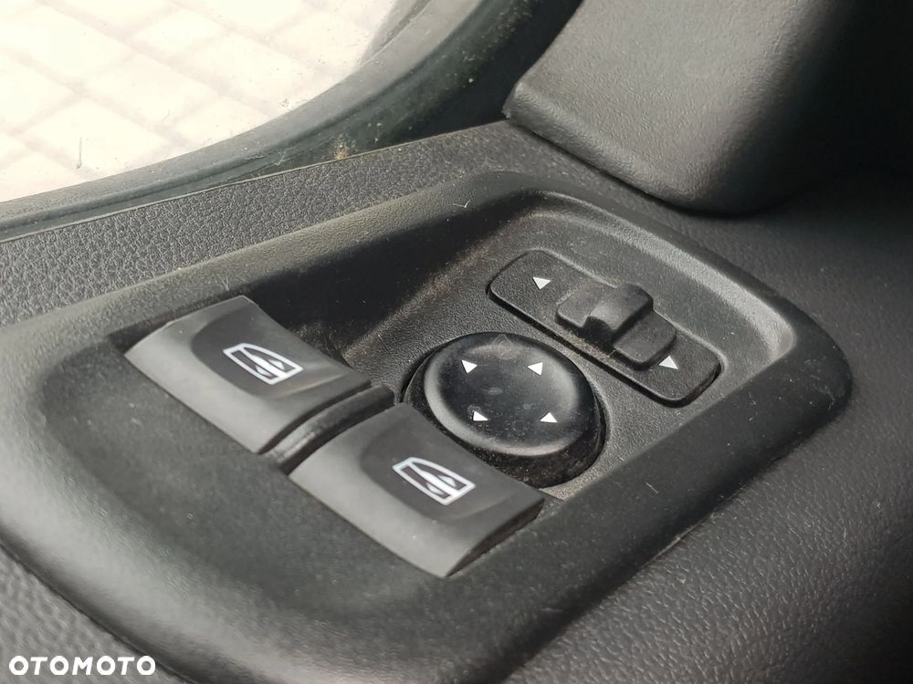 Opel Movano 2.3dCi   2.3CDTI L3H2 3.5t 135KM FWD 4d master - 18