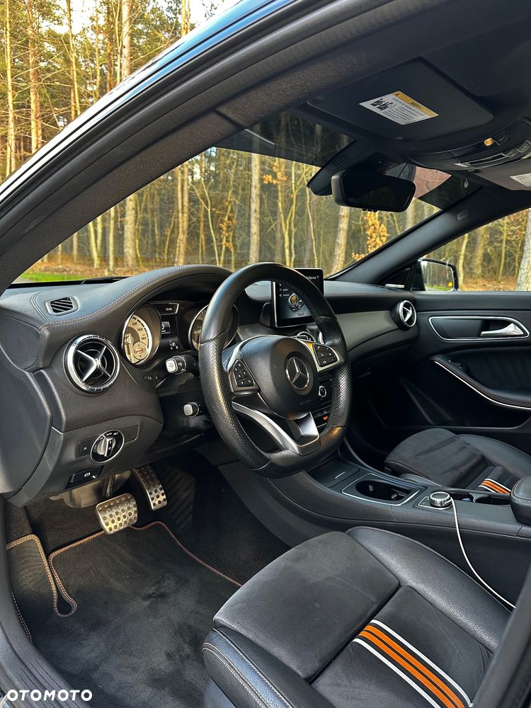 Mercedes-Benz CLA 250 7G-DCT AMG Line - 14