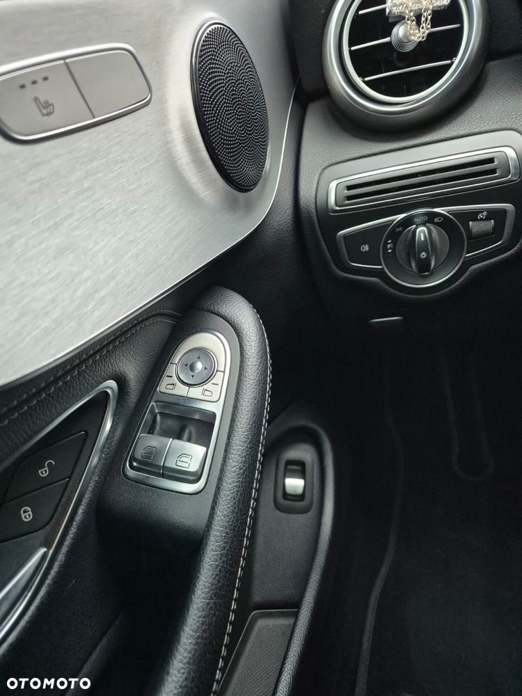 Mercedes-Benz Klasa C 200 4-Matic 9G-Tronic - 16