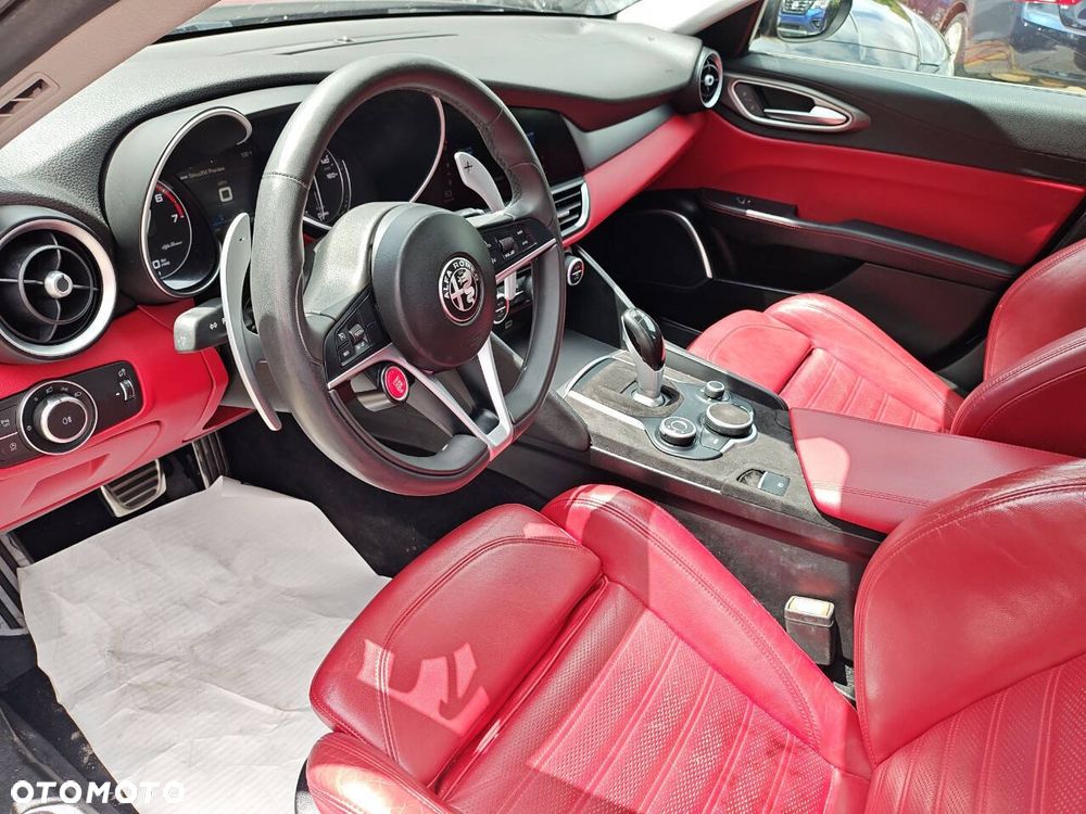 Alfa Romeo Giulia - 36