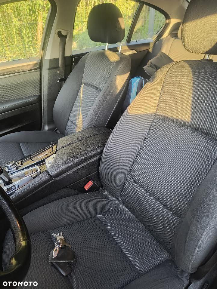BMW Seria 5 518d - 13
