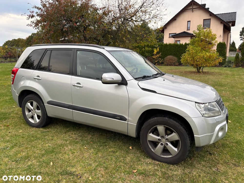 Suzuki Grand Vitara 2.4 De Luxe - 8