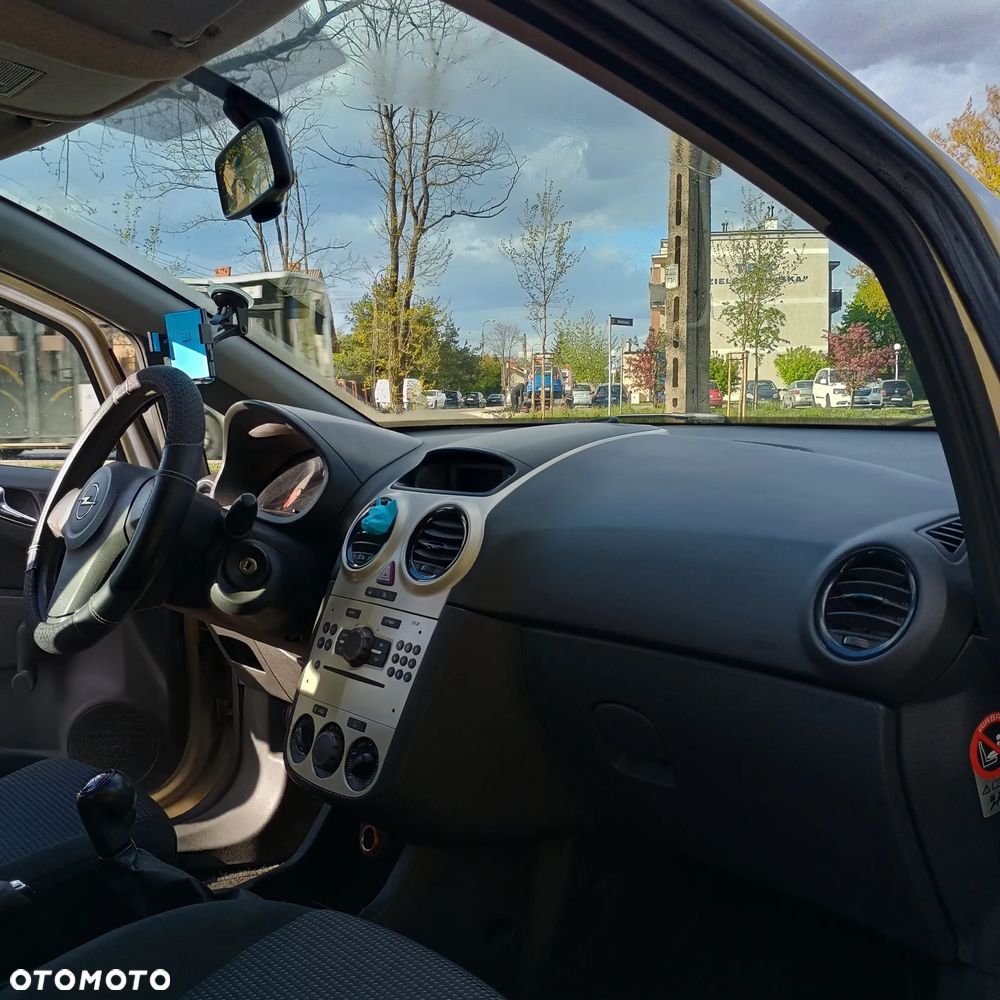 Opel Corsa 1.2 16V Enjoy - 10