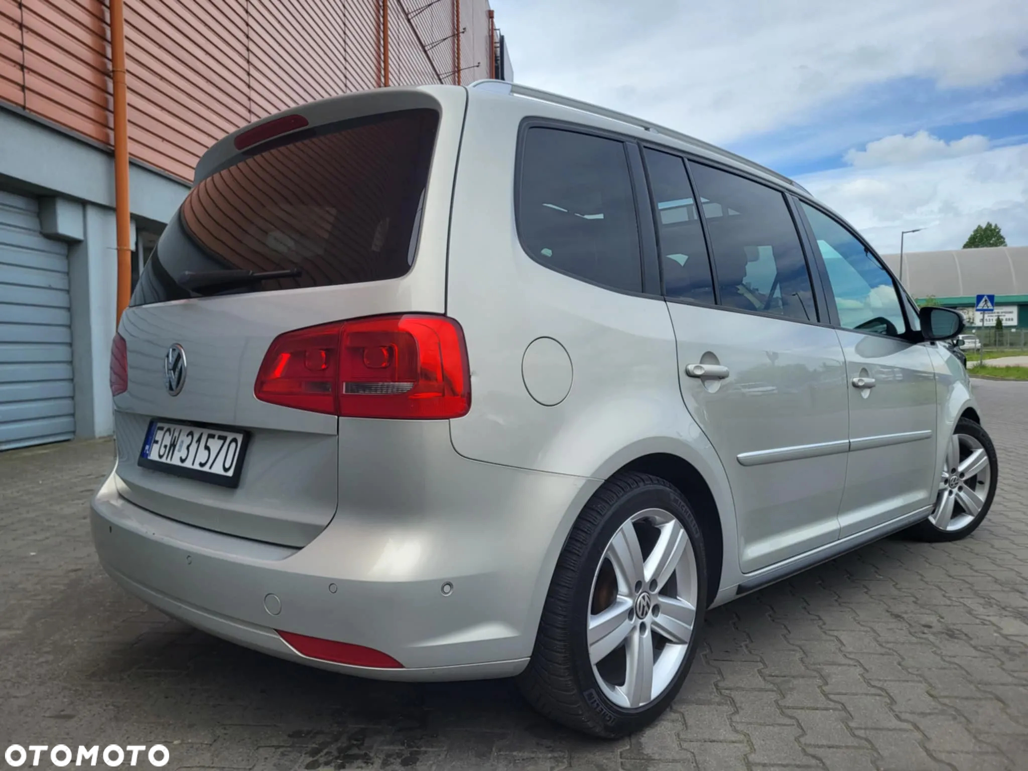Volkswagen Touran 2.0 TDI DPF DSG Highline - 22