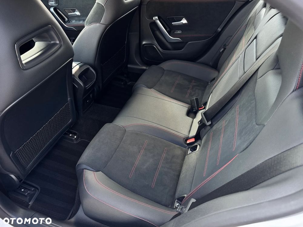 Mercedes-Benz Klasa A 220 4-Matic AMG Line 7G-DCT - 10