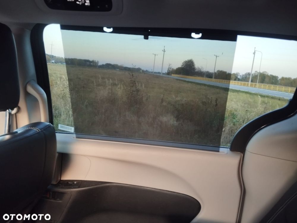 Chrysler Pacifica - 13