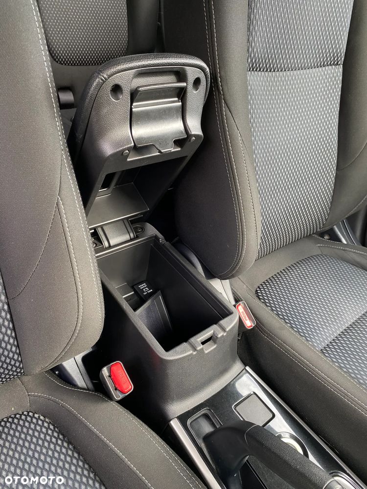 Mitsubishi Outlander 2.0 Intense + Navi 4WD CVT - 22
