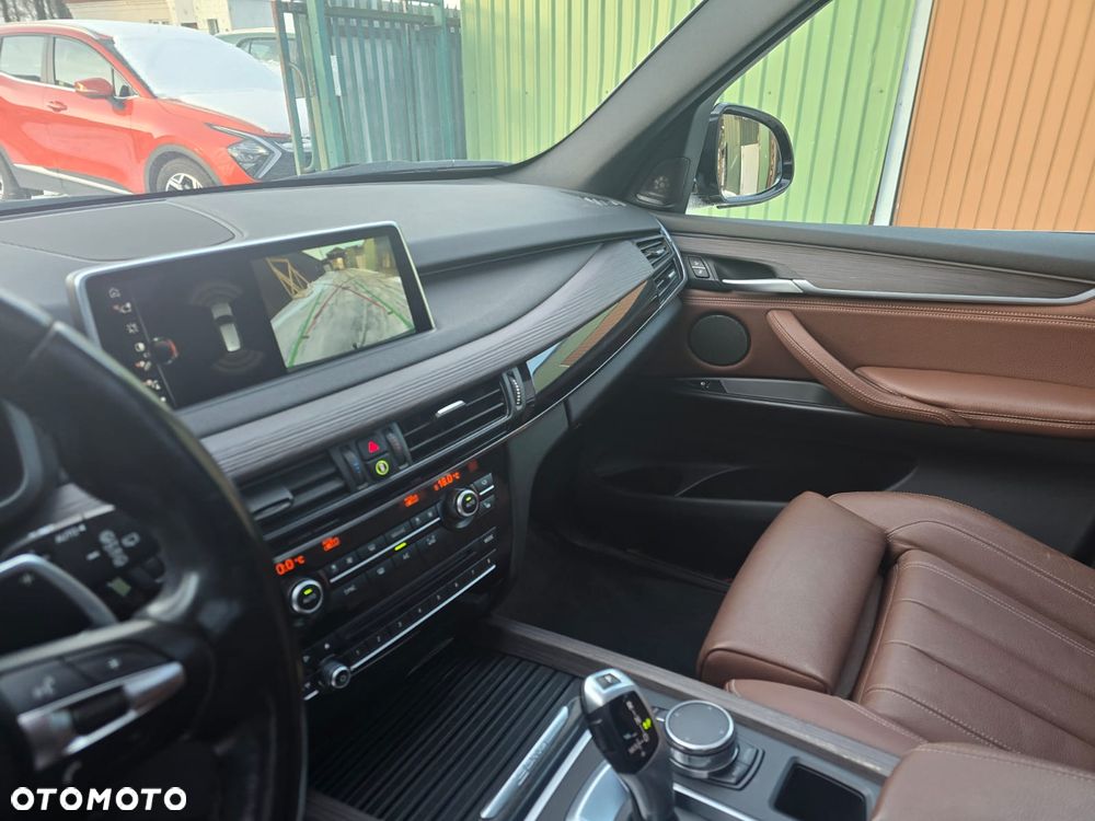 BMW X5 3.0si xDrive - 11