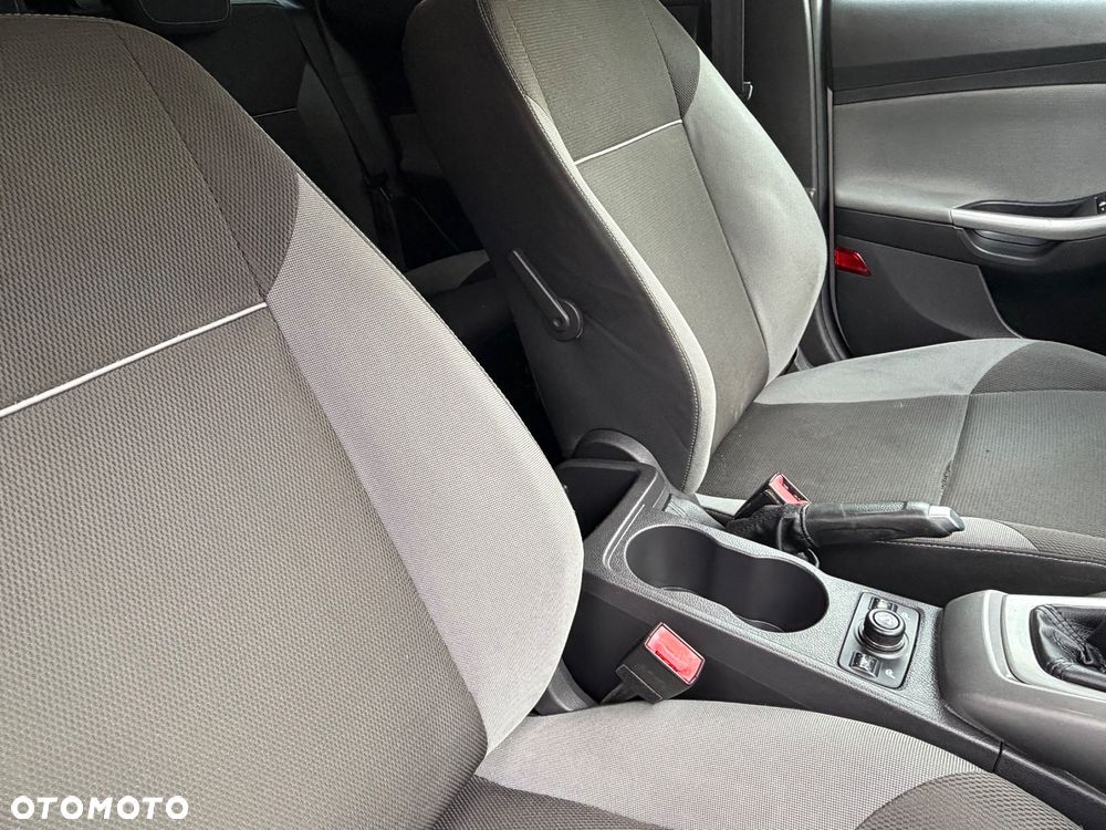 Ford Focus 1.6 Edition - 11