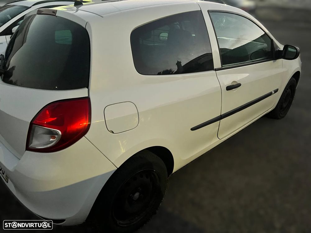 Renault Clio - 2