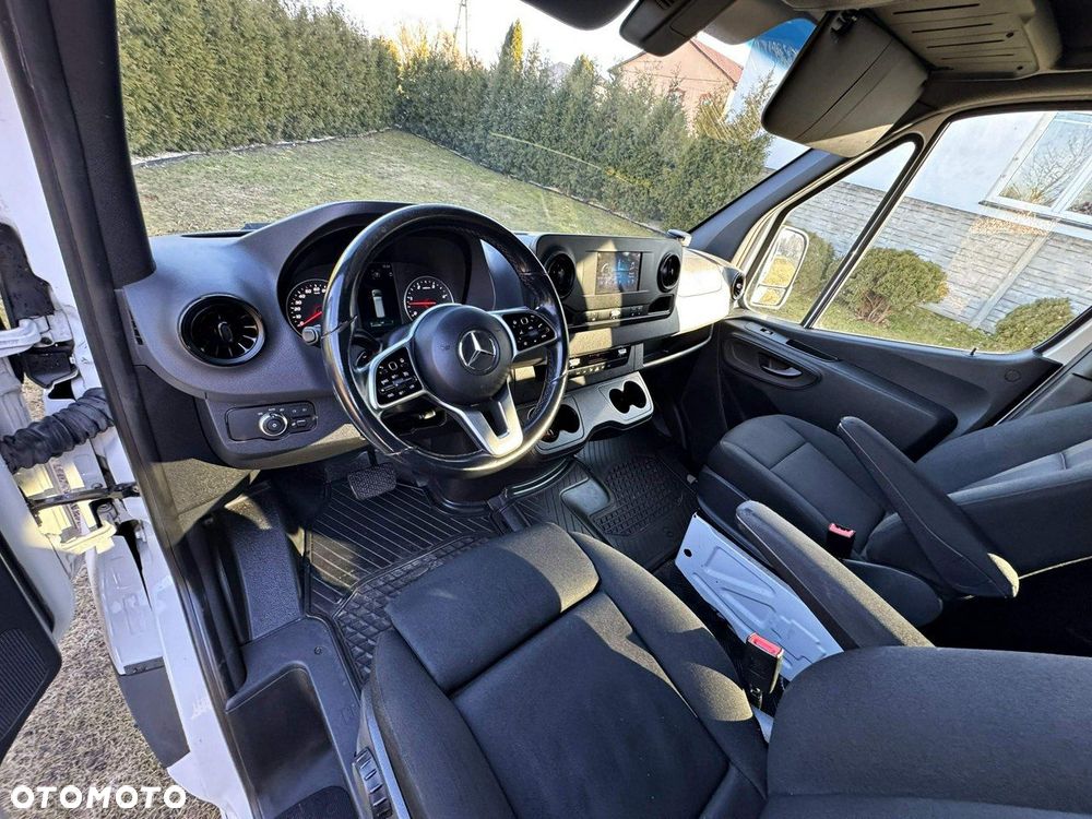 Mercedes-Benz Sprinter - 26