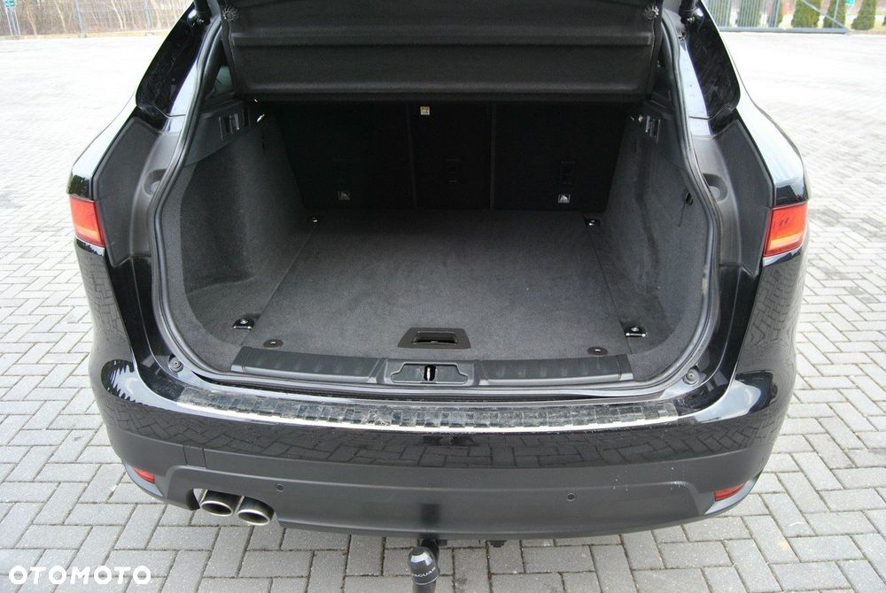 Jaguar F-Pace 20d Prestige - 15