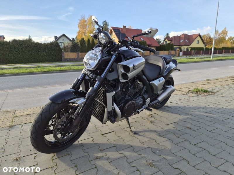 Yamaha V-MAX - 5