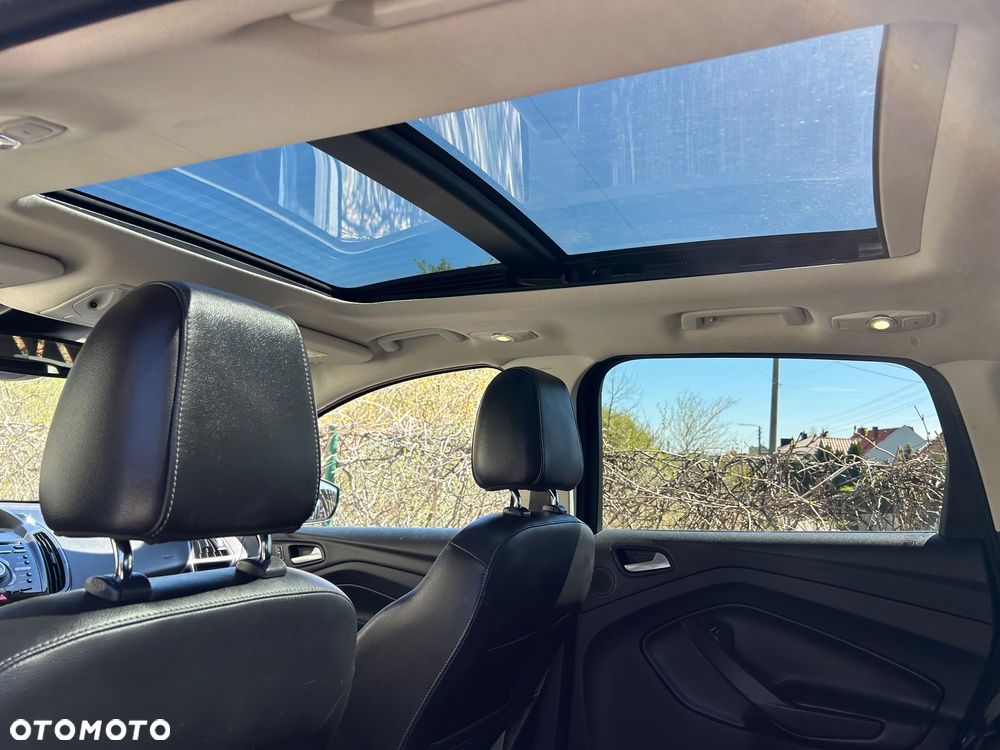 Ford Kuga 2.0 TDCi 2x4 Titanium - 29