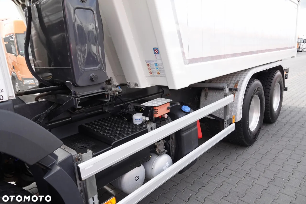 Volvo FMX 380 / 6x4 / WYWROTKA / 2019 ROK / OŚ PODNOSZONA / ŁADOWNOŚĆ: 15 500 KG / WAGA: 10.500 KG / TYLNOZSYP / EURO 6 / - 15