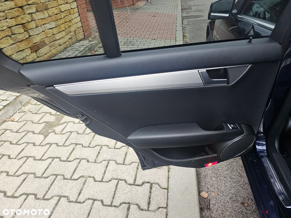 Mercedes-Benz Klasa C 200 CDI BlueEff Elegance - 18