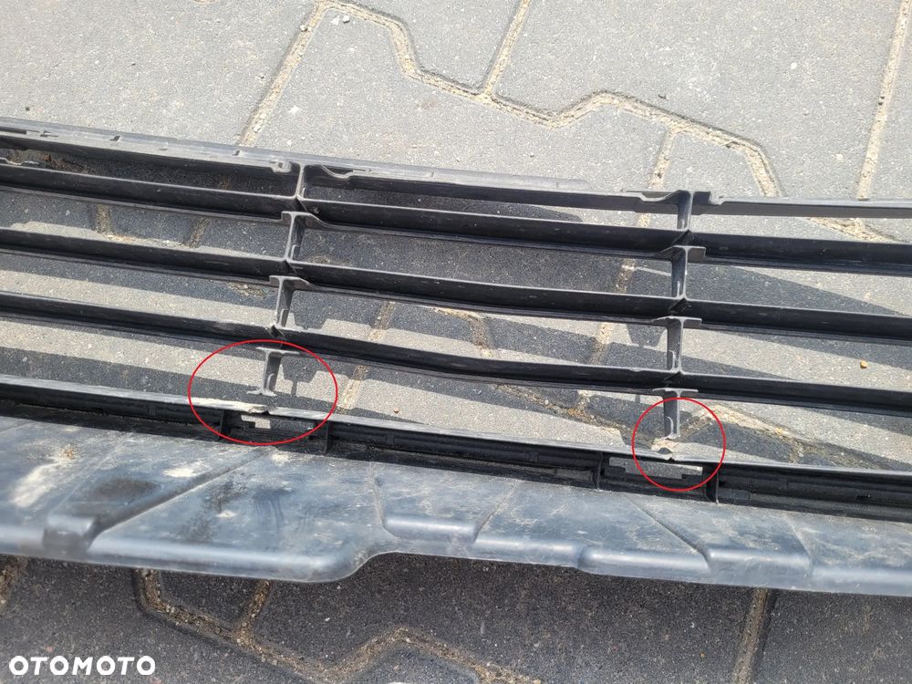 Kratka zderzaka środkowa Toyota Verso S 2011-2015r 53112-52220 - 3
