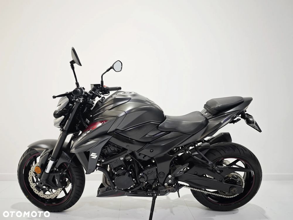Suzuki GSX - 5