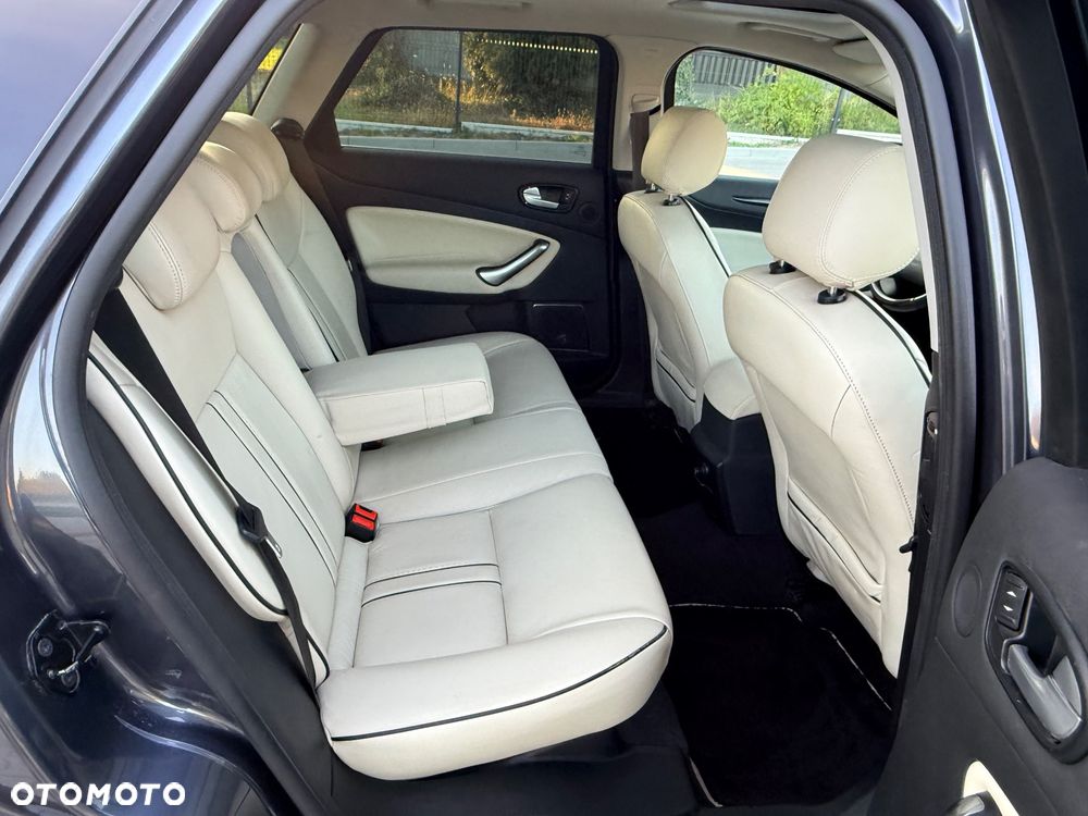 Ford Mondeo 2.5 Titanium S - 27