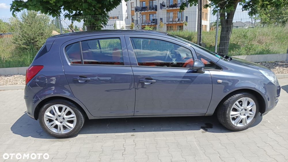 Opel Corsa 1.2 16V Cosmo - 6